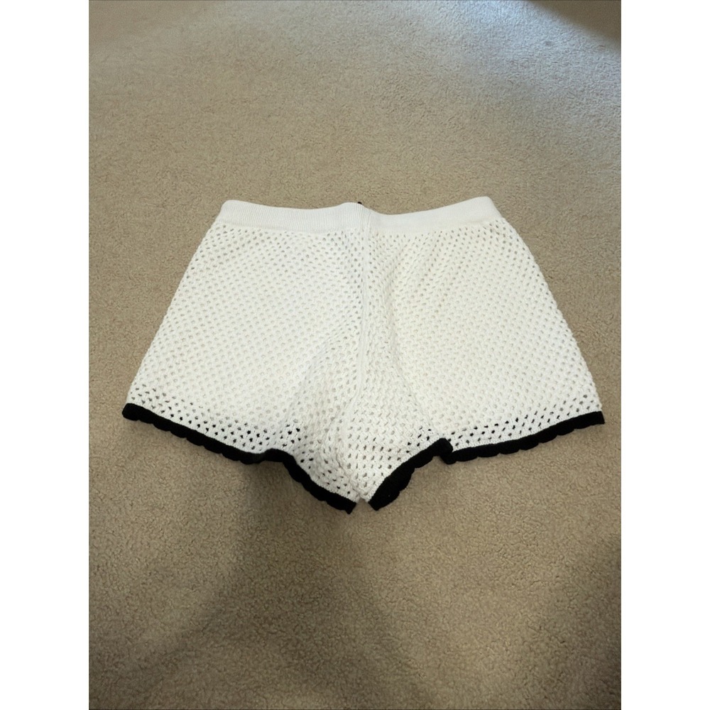 EUC Gap CROCHET PULL ON SWEATER SHORTS Knit  Lined Off White Milk Black Large - Picture 8 of 8